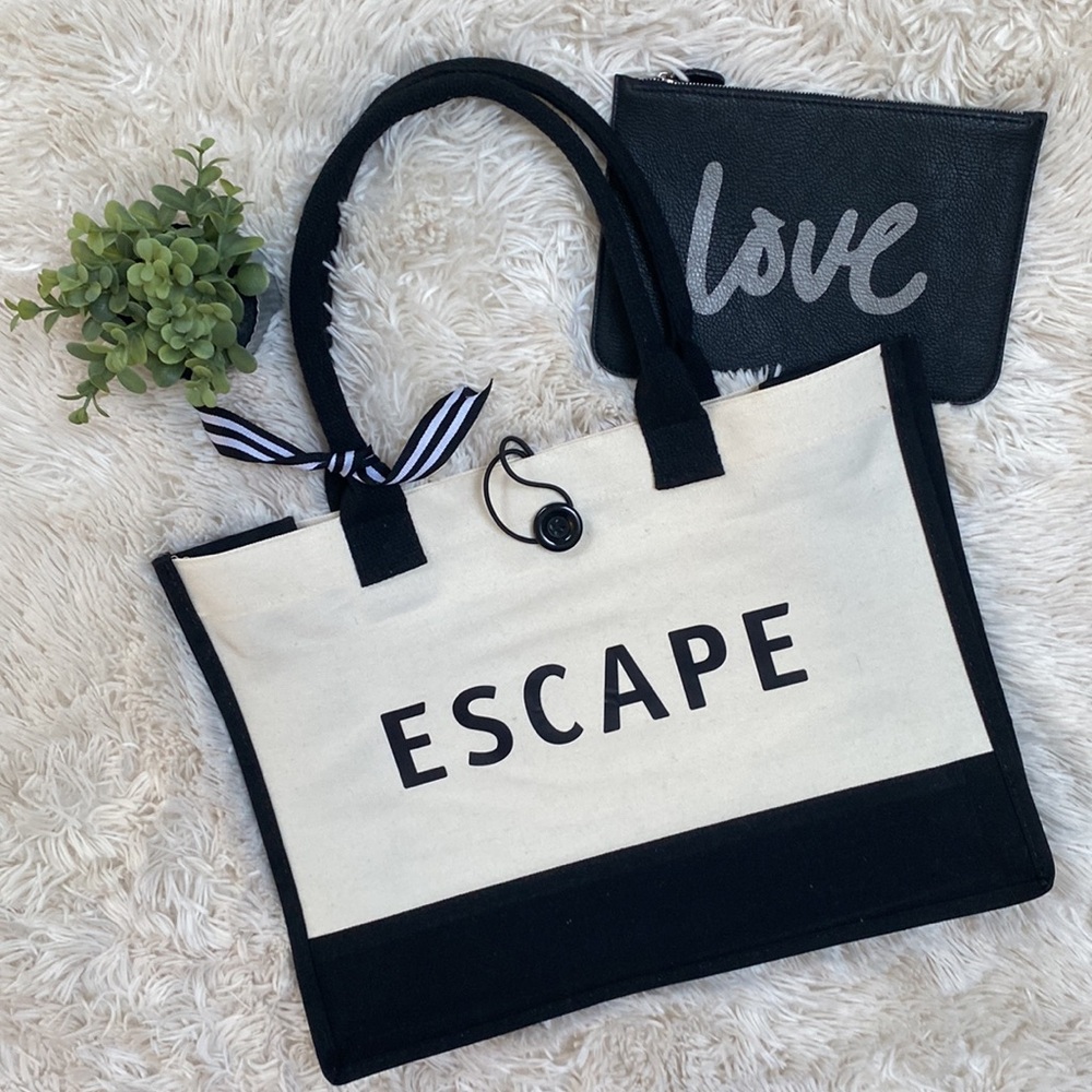 🎉5XHP🎉 Vanessa Rosella Canvas ‘Escape’ Tote Bag 💗 Natural & Black